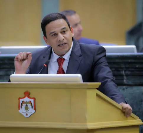 النائب أبو هنية.. لسان الوطن لا لسان الكتلة أو الحزب