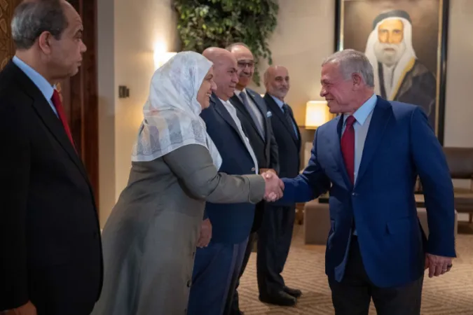 رؤية ملكيه ثابتة و دور لا ينحاز إلا للسلام وجهد دؤوب لحماية الأردن وتعزيز أمن المنطقة،،،