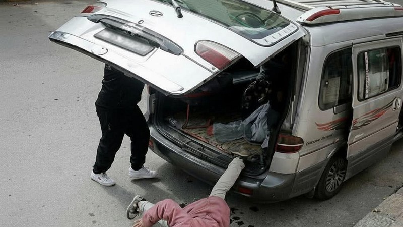 الأمن العام: تحديد هوية سائق حافلة نقل الطلاب الصغيرة، والذي اعتدى على الطفلة والبحث جارٍ عنه بعد أن توارى عن الأنظار