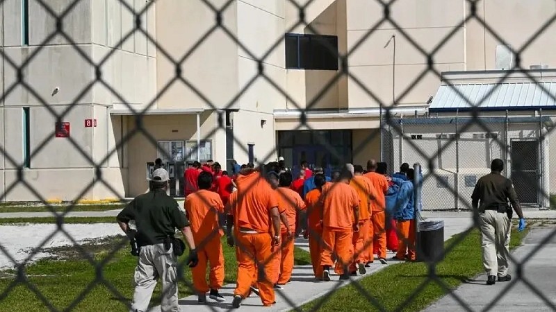 وفاة أردني خلال احتجازه في مركز ترحيل بميامي