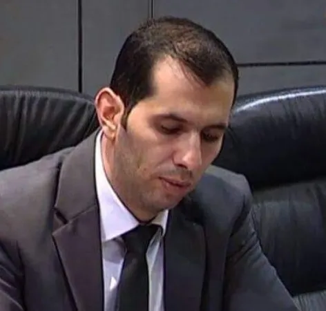 قائد الجيش "عندما تقترن الحكمة بالولاء"